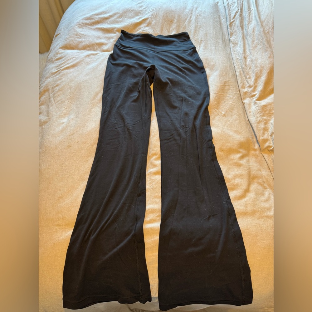 Lululemon Groove Nulu Super-High-Rise Flared Pant - Size 6